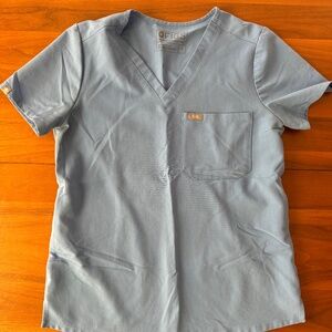 Figs Women's Grey Technical Collection Top Scrub Shirt Small